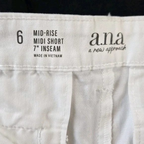 Lot Of 2 A.N.A. Women's Twill Bermuda Shorts 1 White 1 Black 7" Inseam Size 6 - Picture 9 of 10